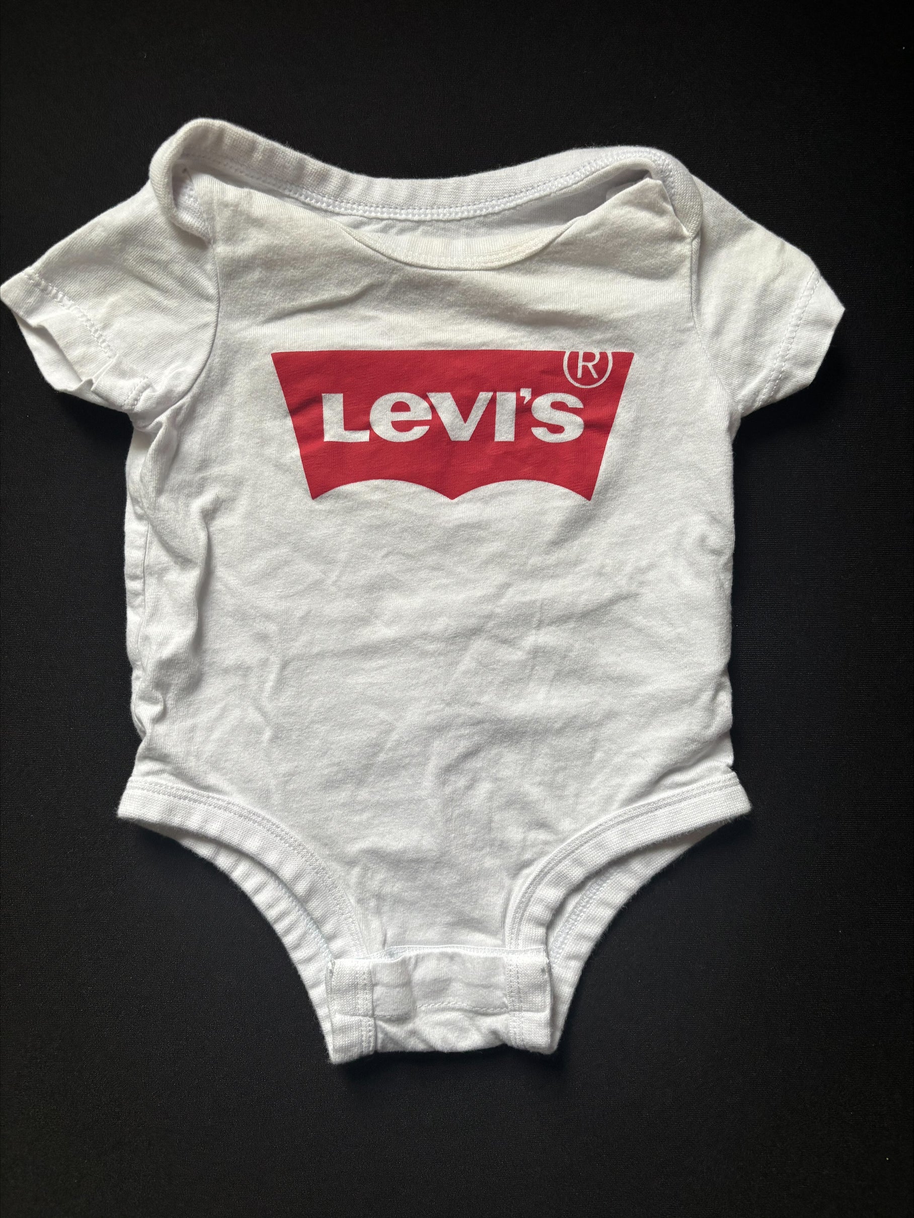 Cache couche 3 mois LEVIS (2599)