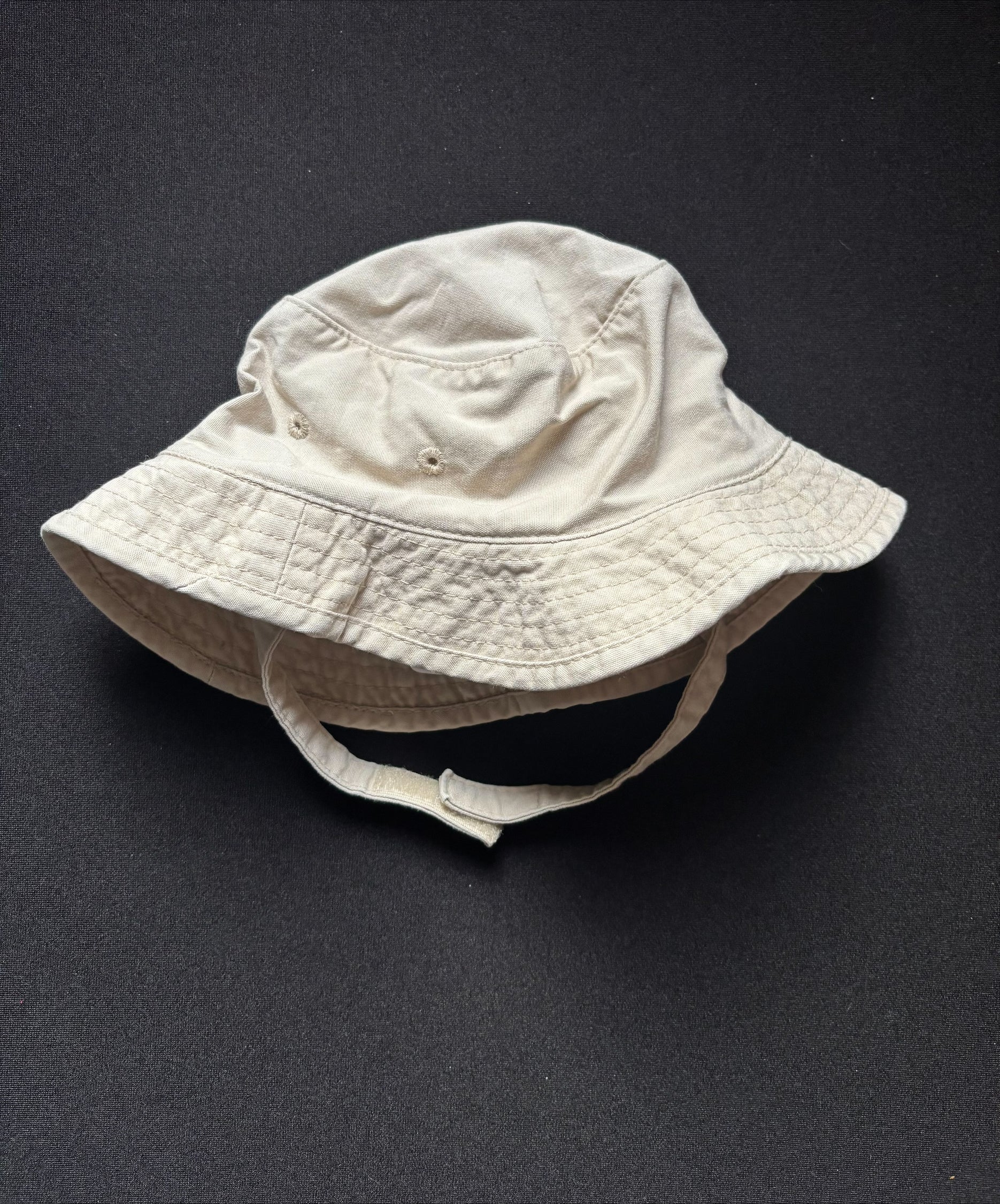 CHAPEAU 0-6 mois GAP