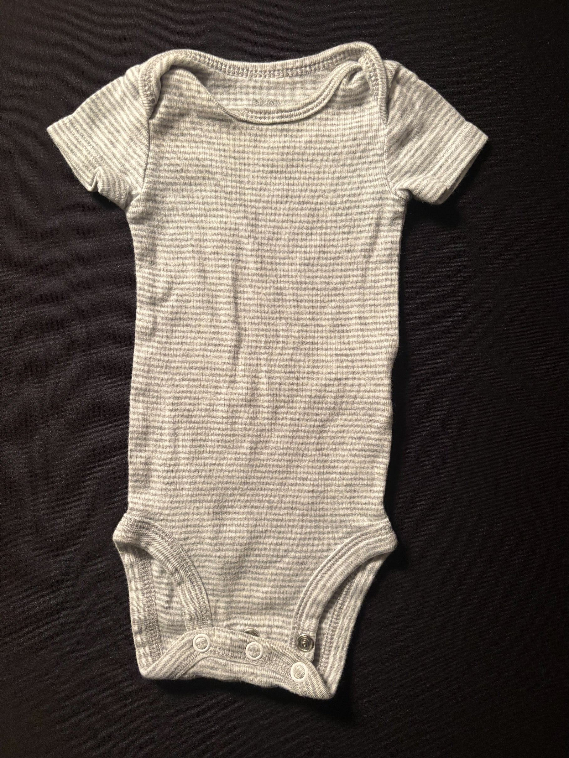 Cache couche Nouveau-né PRECIOUS FIRST (blanc lignée gris)