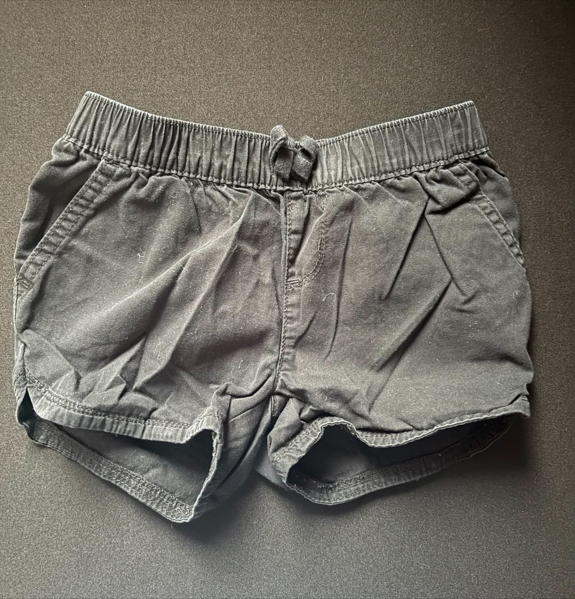 Short 6T PLACE (082-3)