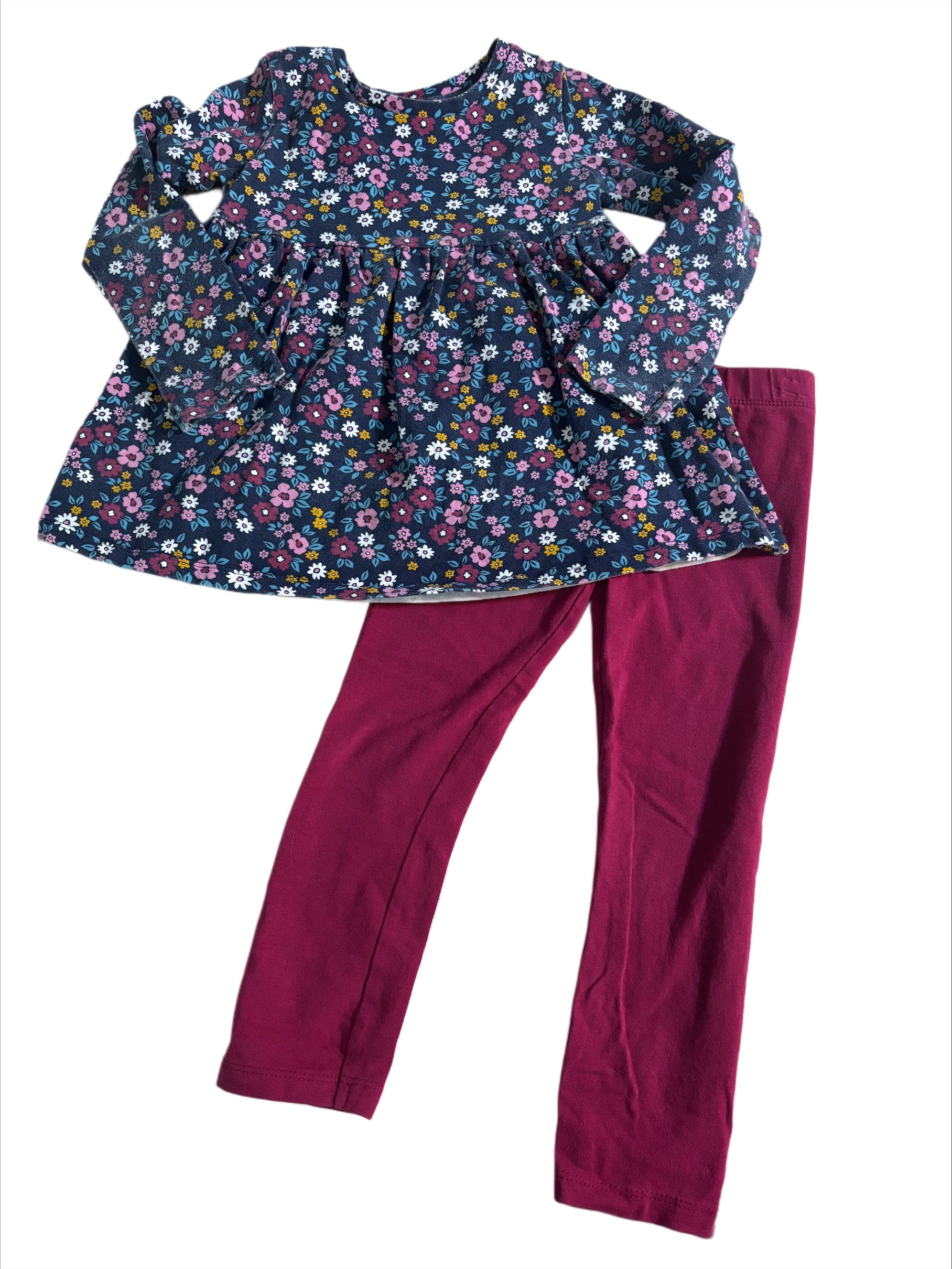 Ensemble deux pièce 3T DIDI (mini trou sur le pantalon)