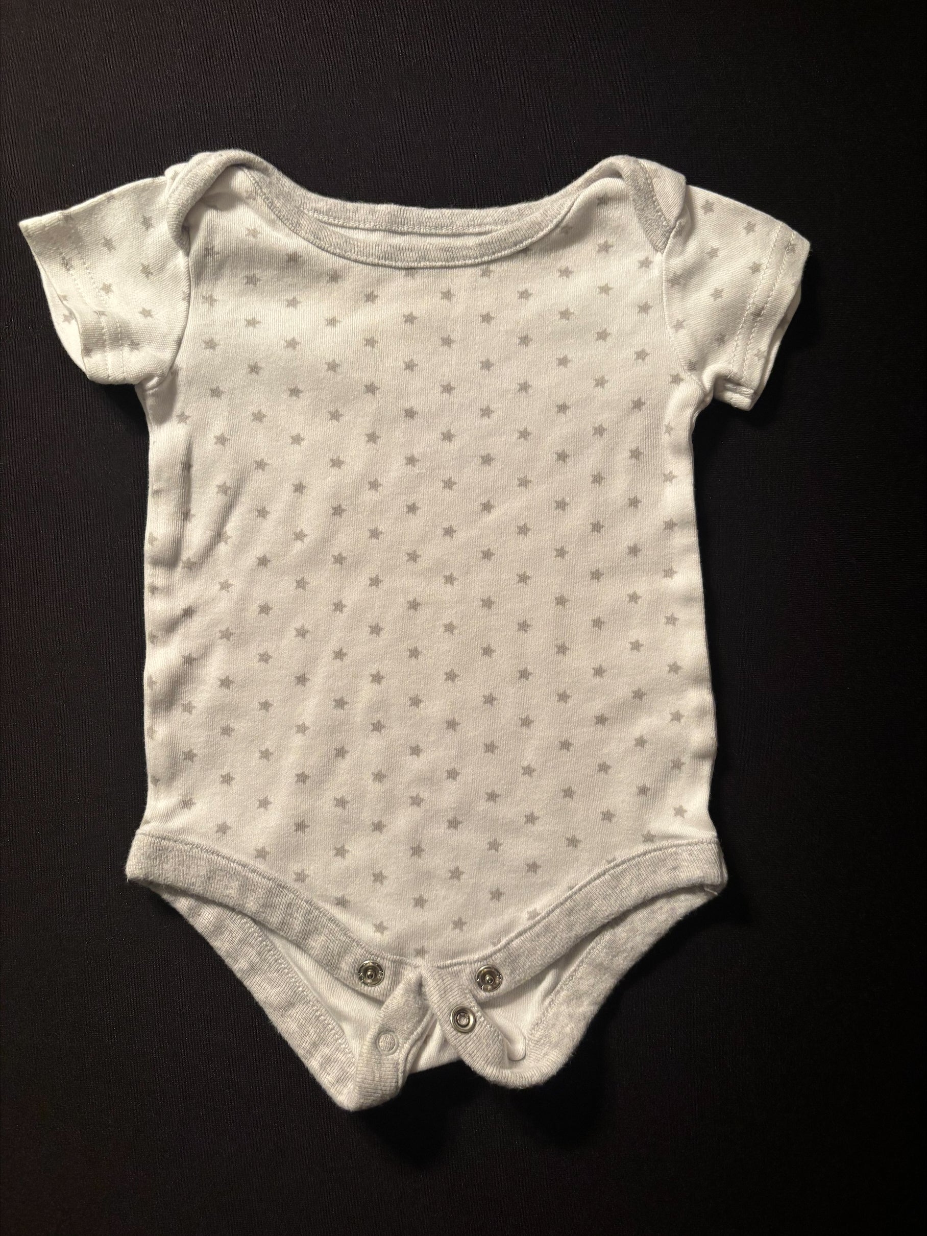 Cache couche Nouveau-né GEORGE (Blanc avec étoiles grise)