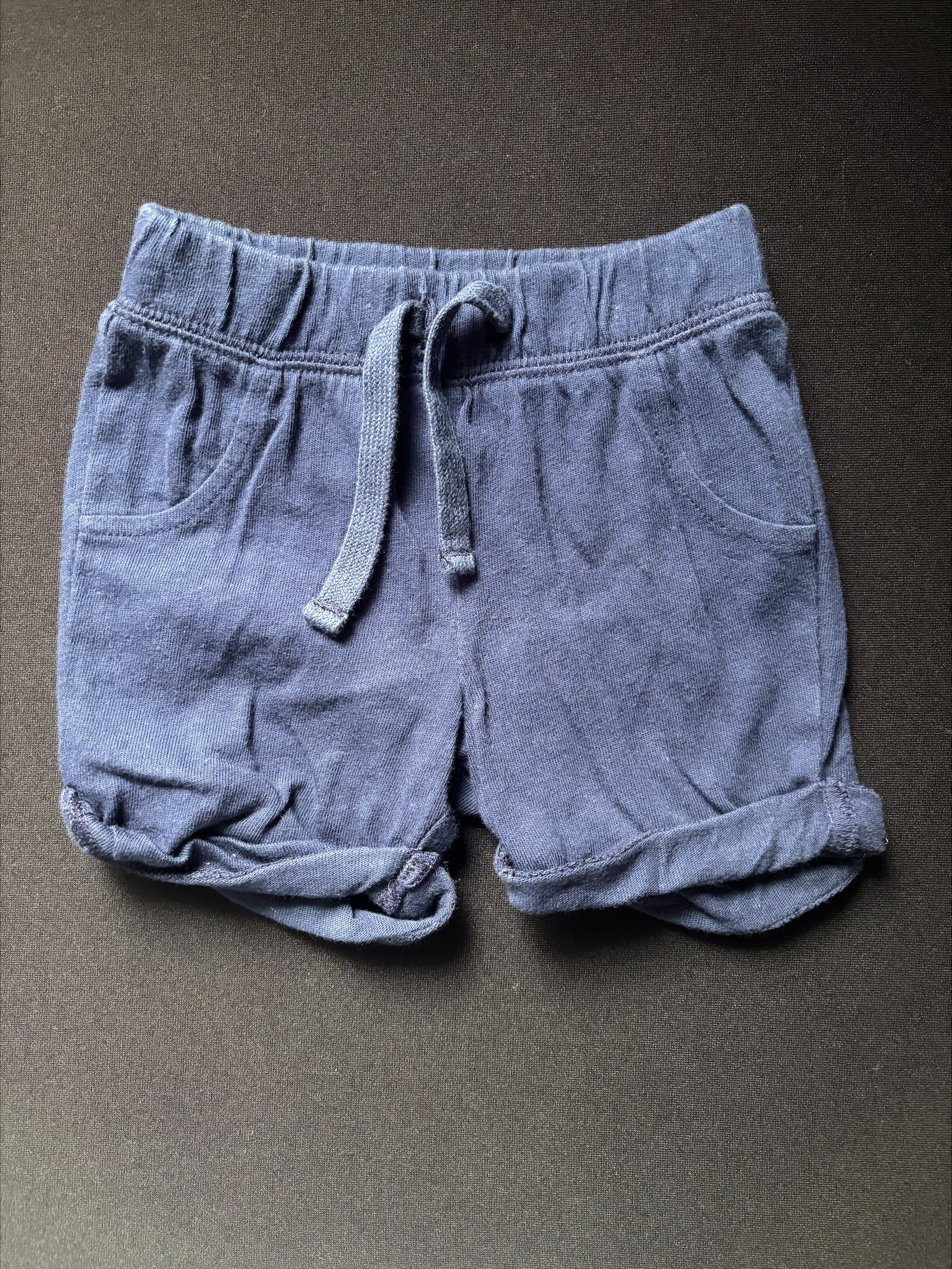 Short OLD NAVY 3-6 mois (476-12)