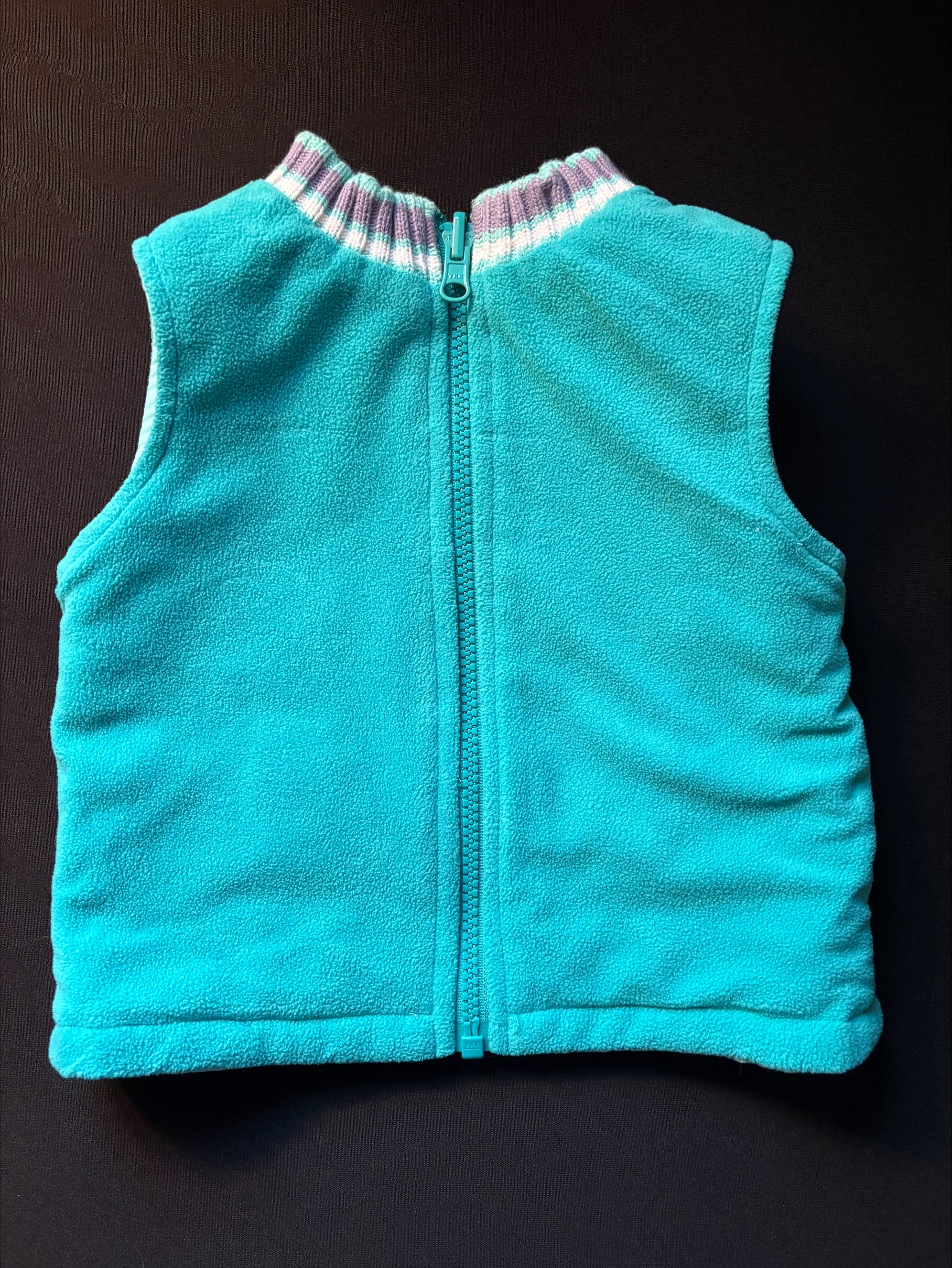 Veste irréversible sans manche. Étiquette manquant. 3T BUM KIDS (620-15)