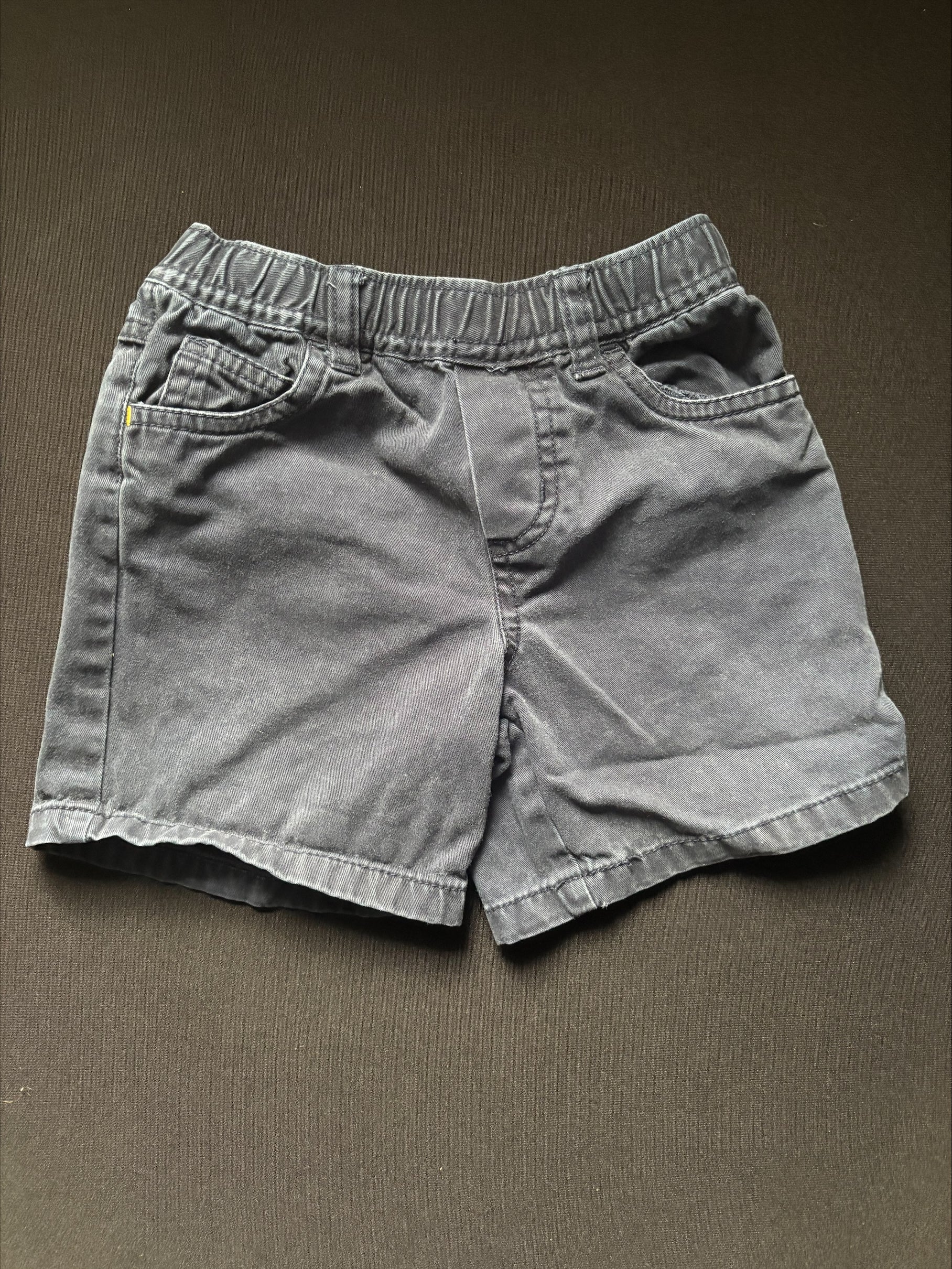 Short 12 mois, PLACE (2518)