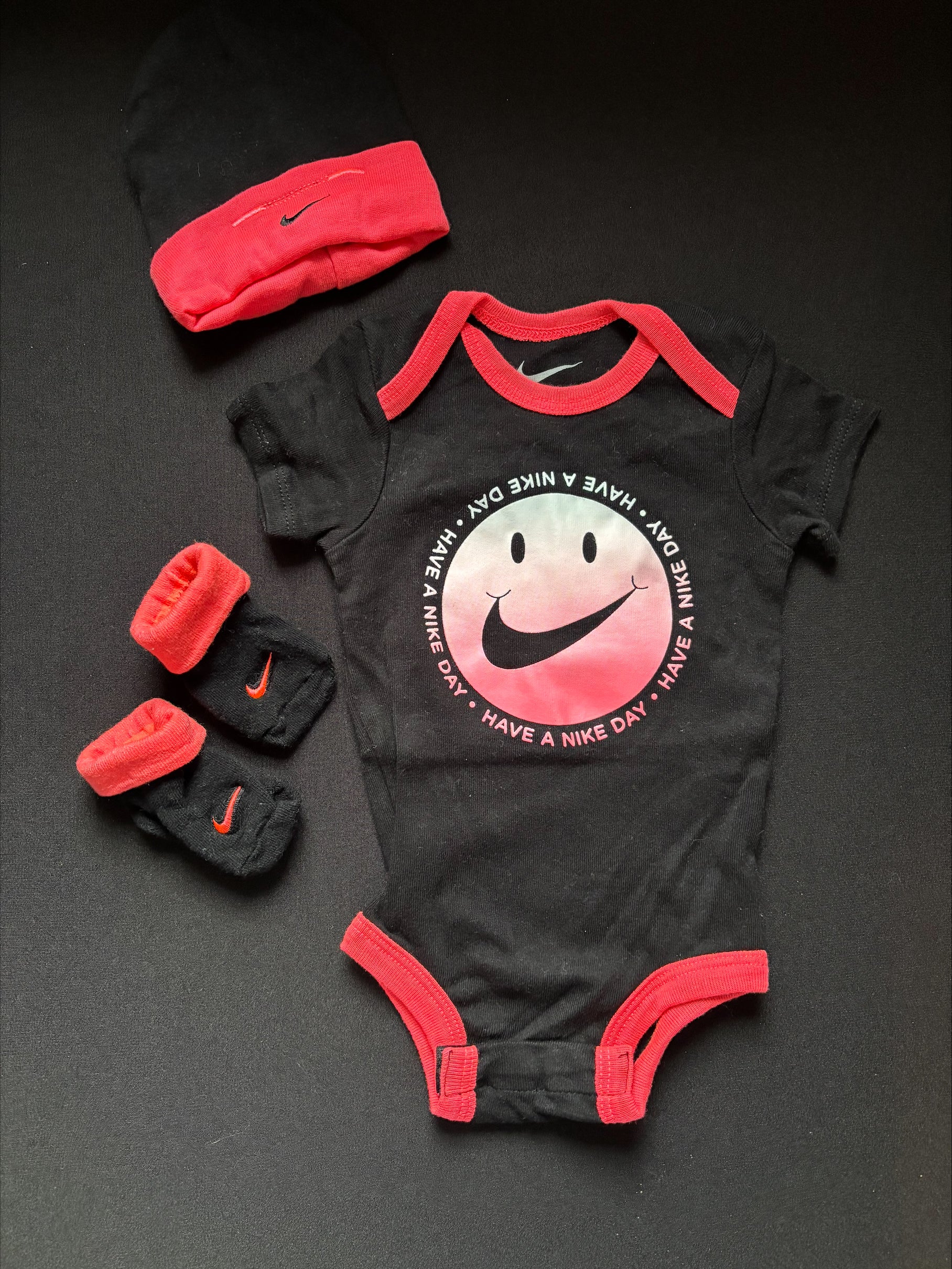 Ensemble Cache couche 0-6 mois NIKE