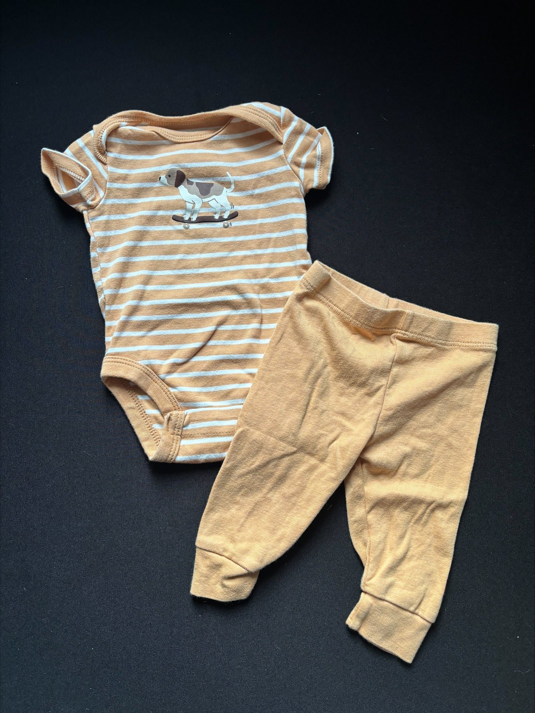 Ensemble Cache couche 3 mois PEKKLE