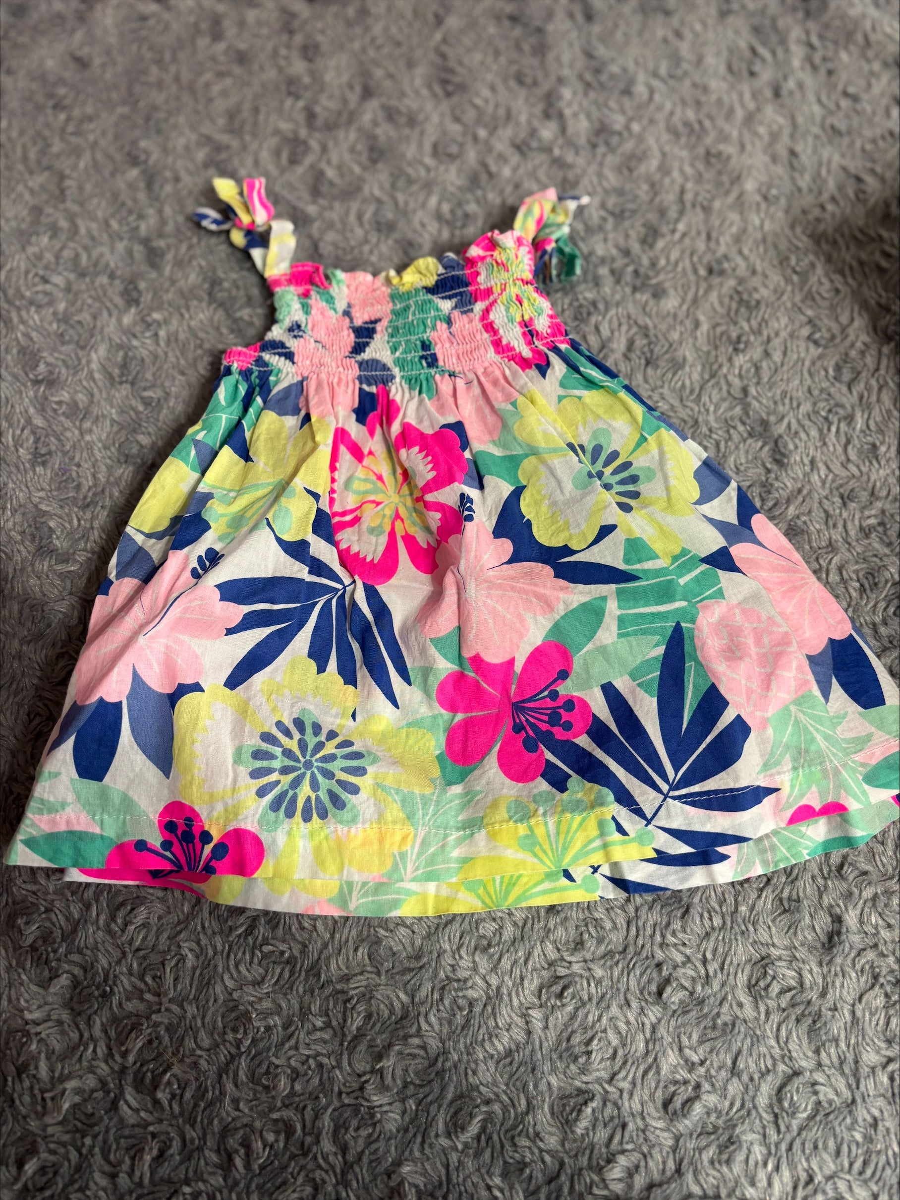 Chandail/Robe 12 mois CARTER'S (2647)